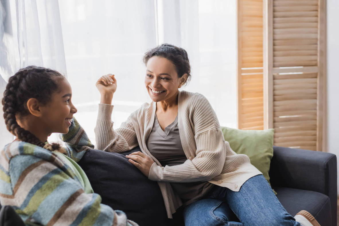 Momanddaughter talkingoncouch licensed