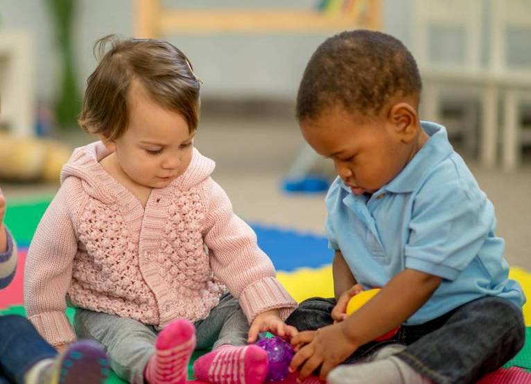 Stepstoddlersplaying